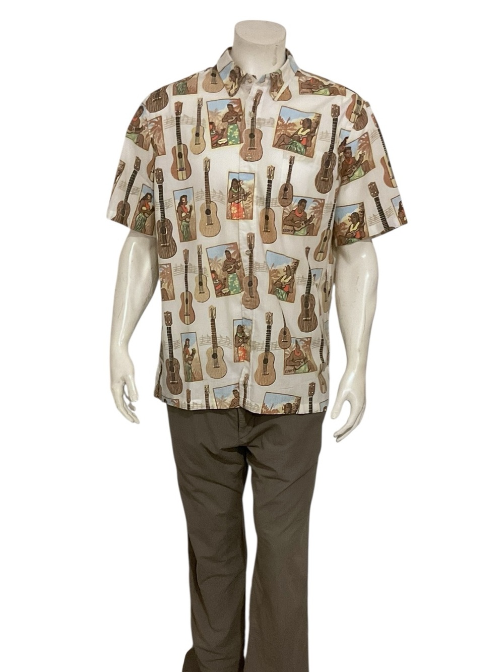 Reyn Spooner Men’s White Strummers Paradise Hawaiian Button Shirt